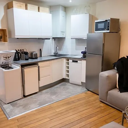 30 M² Parking Apartment *