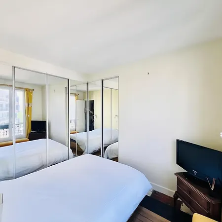 30 M² Parking Apartment