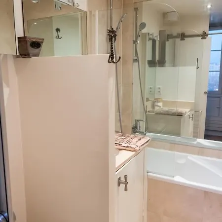 30 M² Parking Apartment Neuilly-sur-Seine